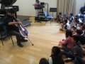 Niños y niñas de la escuela primaria "Gustavo Alberto Vázquez Montes" disfrutando el programa musical del Concierto Didáctico
