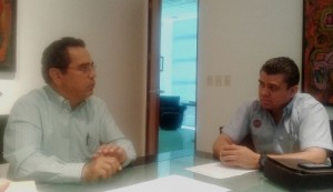 Carlos Salazar, presidente de la Fundación, se reúne con Carlos Maldonado, director operativo de Benedetti's Pizza para establecer lazos de colaboración