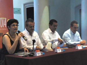 Carlos Salazar, Enrique Rojas, Jesús Sánchez y Reyna Valladares en presentación del Libro "La vivienda en Colima y Villa de Álvarez".