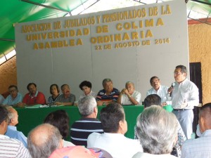 Carlos Salazar en reunión con Asociación de Jubilados y Pensionados de la Universidad de Colima