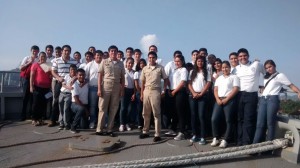 Estudiantes de la Secundaria "Guillermo Uribe Bazán" en el Buque Montes Azules