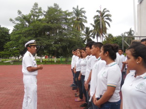 Comandante de la VI Región Naval otorga mensaje de bienvenida a estudiantes del Bachillerato Técnico No.14